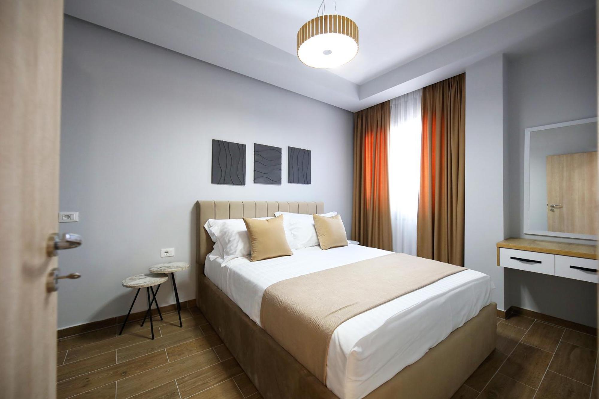 Apartment Apartment's *