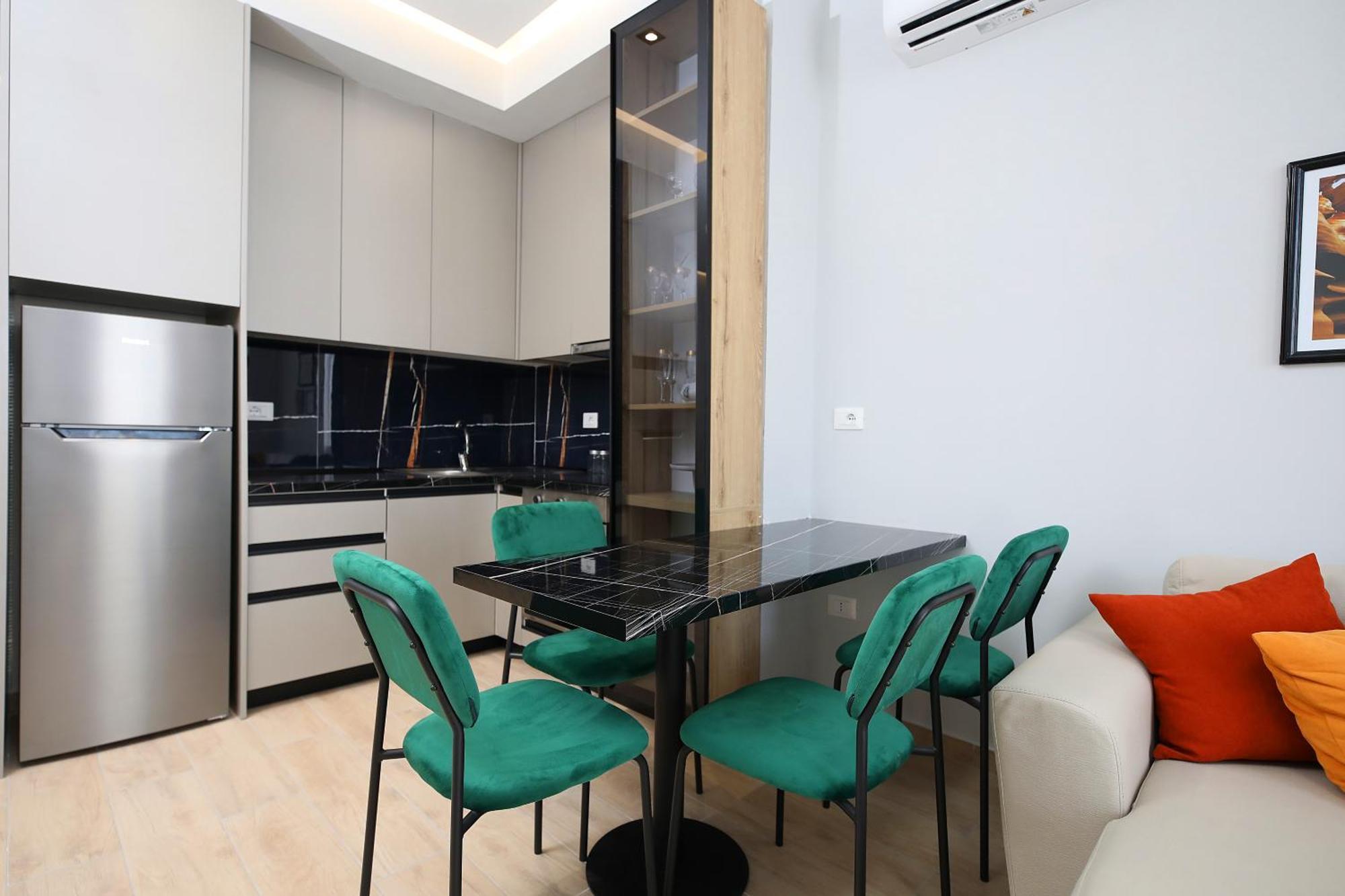 Apartment's Apartment *
