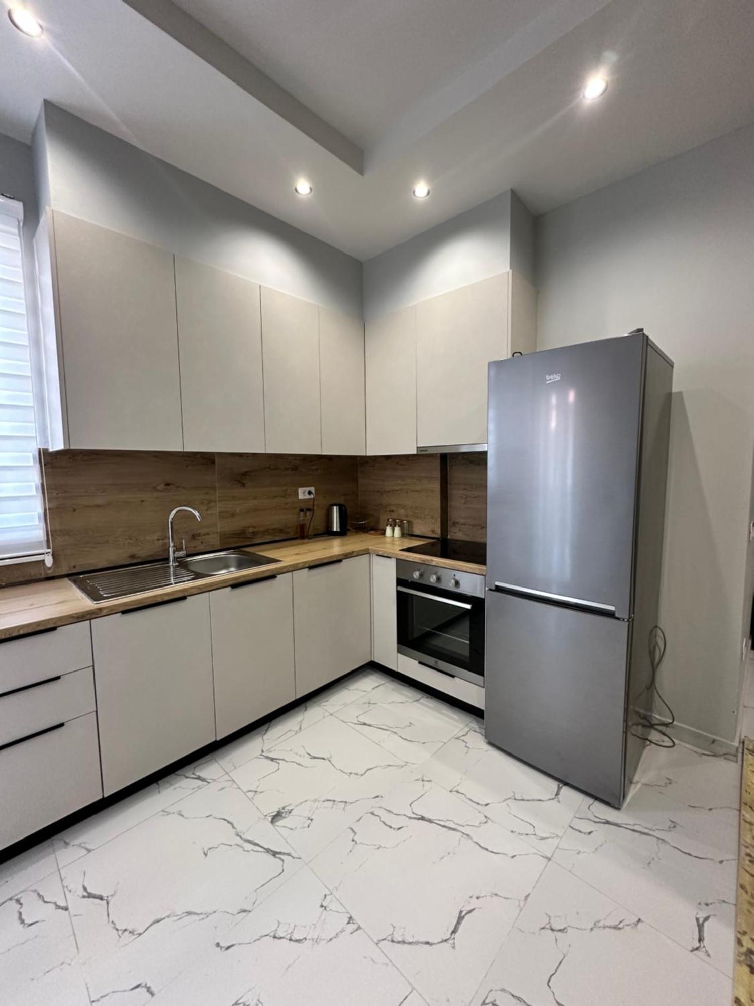 Apartment's *